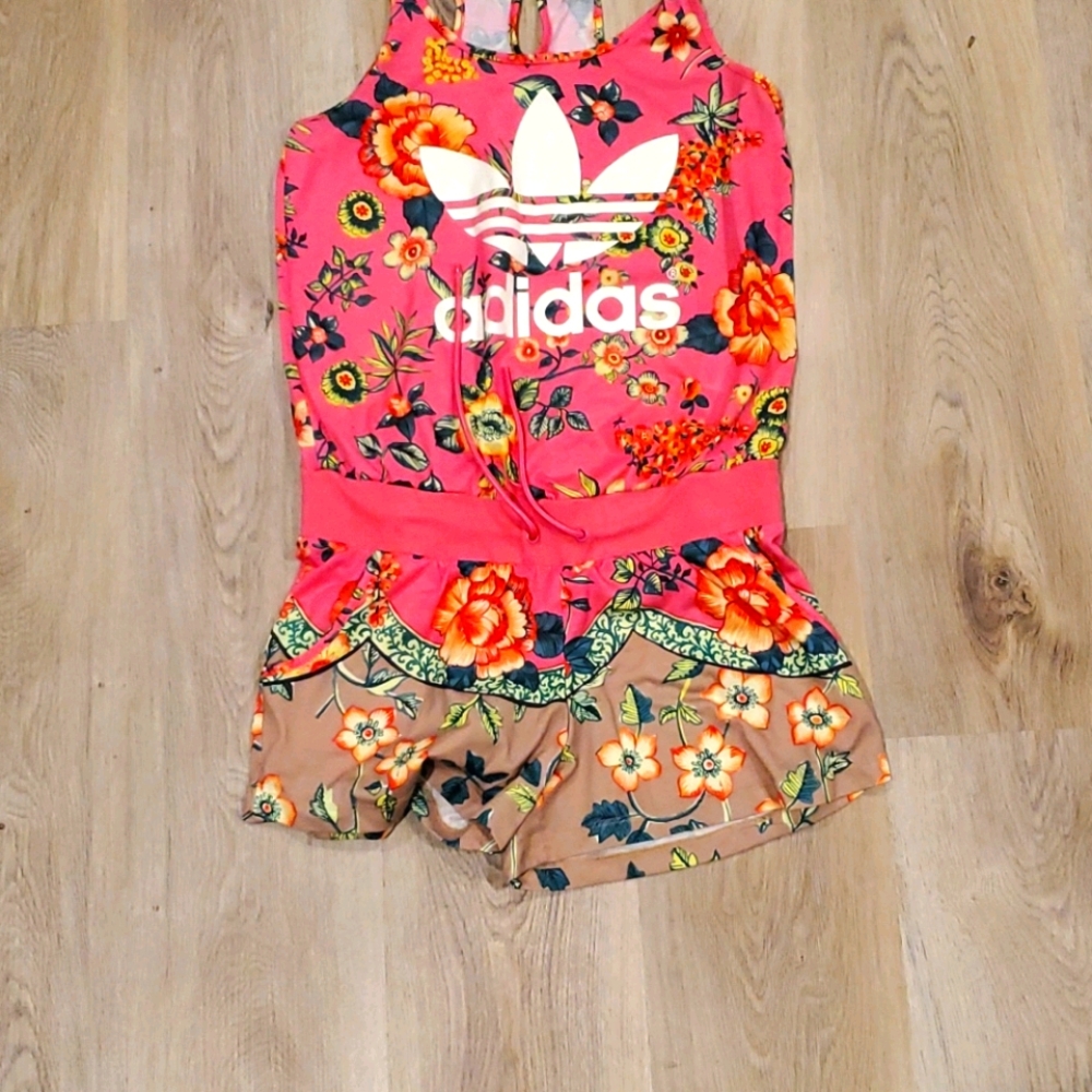 Adidas romper